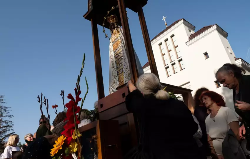 Matko Kościoła, naucz nas wiary