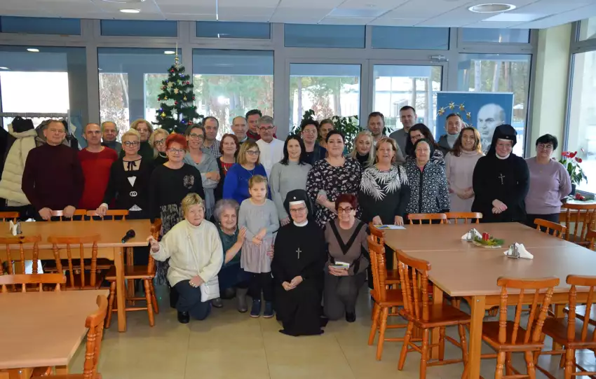 Pierwsza sobota miesiąca – spotkanie opłatkowe róż ŻR w Loretto