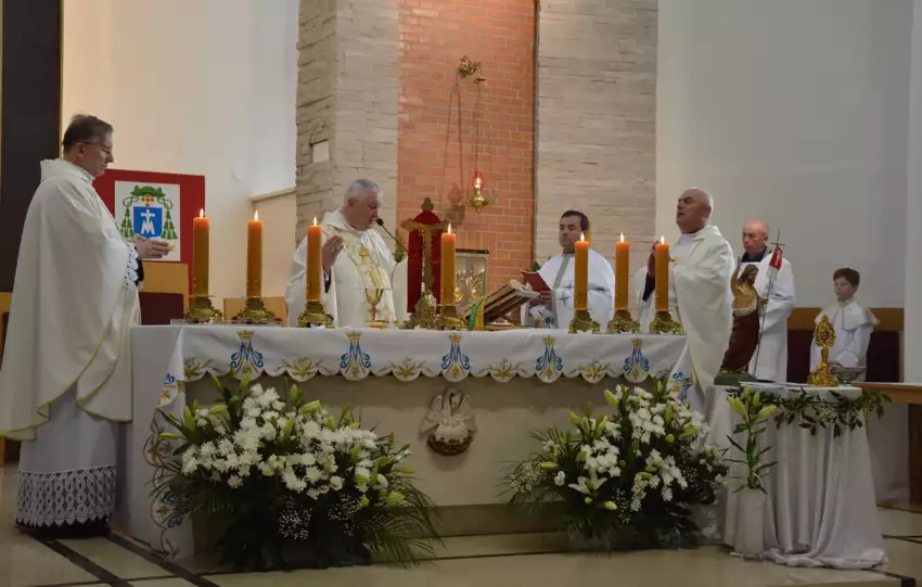 Uroczyste przekazanie relikwii czciciela Maryi i apostoła ubogich w Tuliszkowie i Halinowie