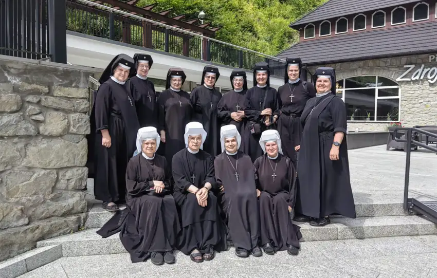 Odnowić serce, by służyć z radością - Renowacja sióstr w Żegiestowie